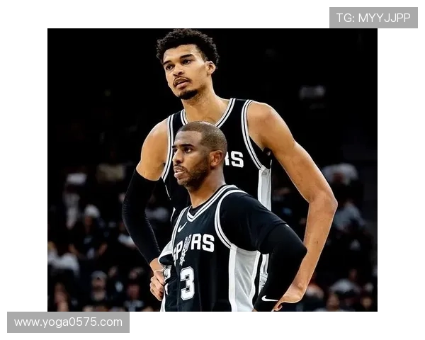 快船与马刺G3激战正酣谁能在季后赛中占得先机